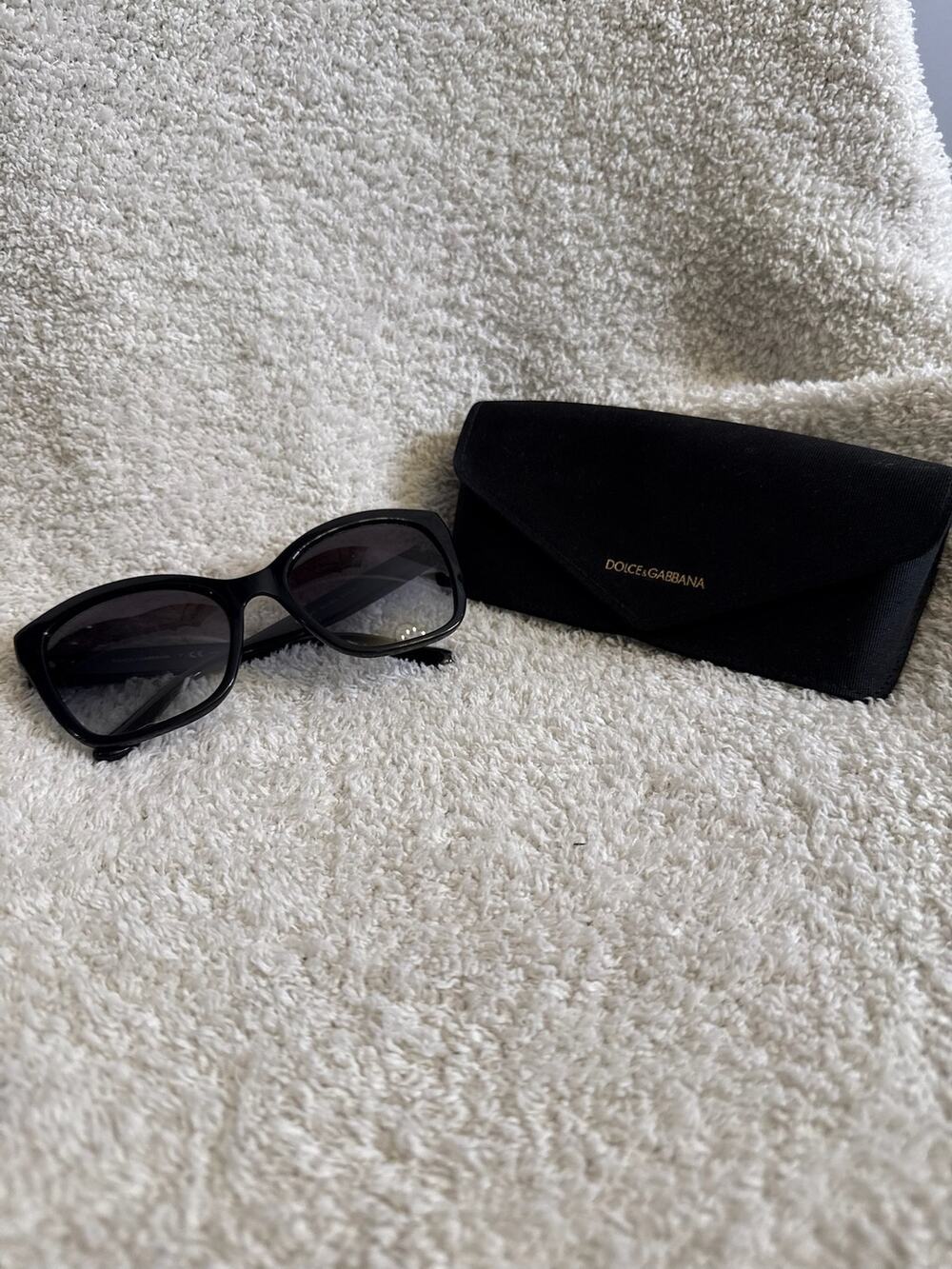 Dolce & Gabbana Black Rectangle Sunglass Gradient Tinted Lens Case Frame Eyewear